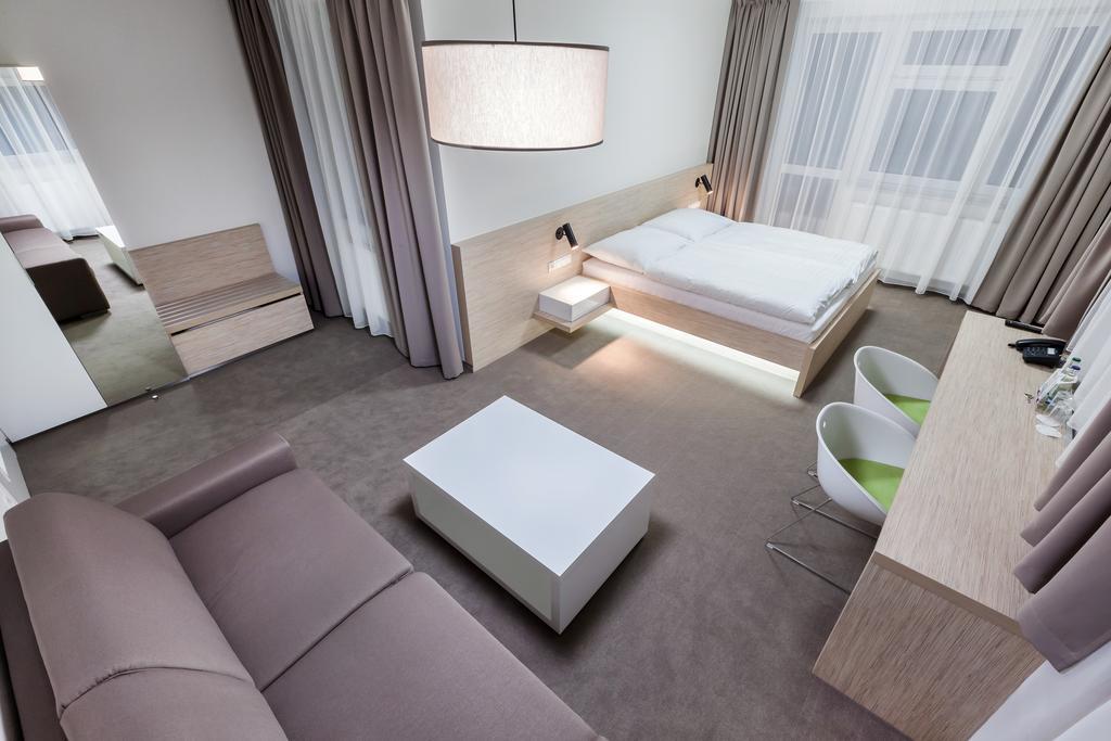 Hotel Morava Otrokovice Bilik gambar
